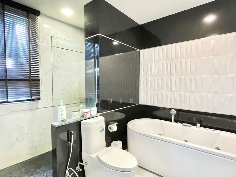 The Gallery House Pattern, Bangkok, 230/145 Lat Phrao, Intersection 31, Jom Phon, Chatuchak, Bangkok, 4 Bedrooms, 458 sqm, Single Detached House For Rent, by Jayz Winner Estate, 500393996 - DDproperty.com