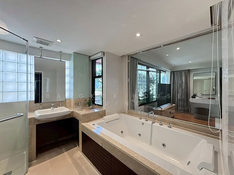 Mayfair Garden Apartment, Bangkok, 59 Soi Sukhumvit 16, Khlong Toei, Bangkok, 4 Bedrooms, 260 sqm, Apartment For Rent, by Bangkok House Living, 500394101 - DDproperty.com