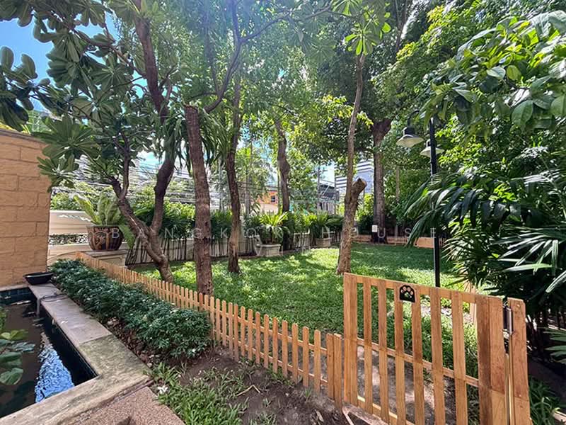 Mayfair Garden Apartment, Bangkok, 59 Soi Sukhumvit 16, Khlong Toei, Bangkok, 4 Bedrooms, 260 sqm, Apartment For Rent, by Bangkok House Living, 500394101 - DDproperty.com