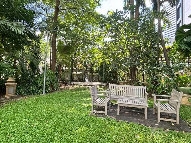 Mayfair Garden Apartment, Bangkok, 59 Soi Sukhumvit 16, Khlong Toei, Bangkok, 4 Bedrooms, 260 sqm, Apartment For Rent, by Bangkok House Living, 500394101 - DDproperty.com