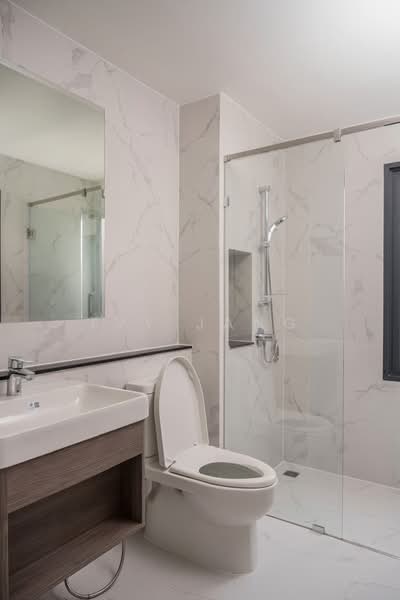 Baan Klang Muang Classe Sukhumvit 77, Bangkok, Soi On Nut 21, Suan Luang, Bangkok, 2 Bedrooms, 214 sqm, Single Detached House For Rent, by Ivy Jang, 500394119 - DDproperty.com