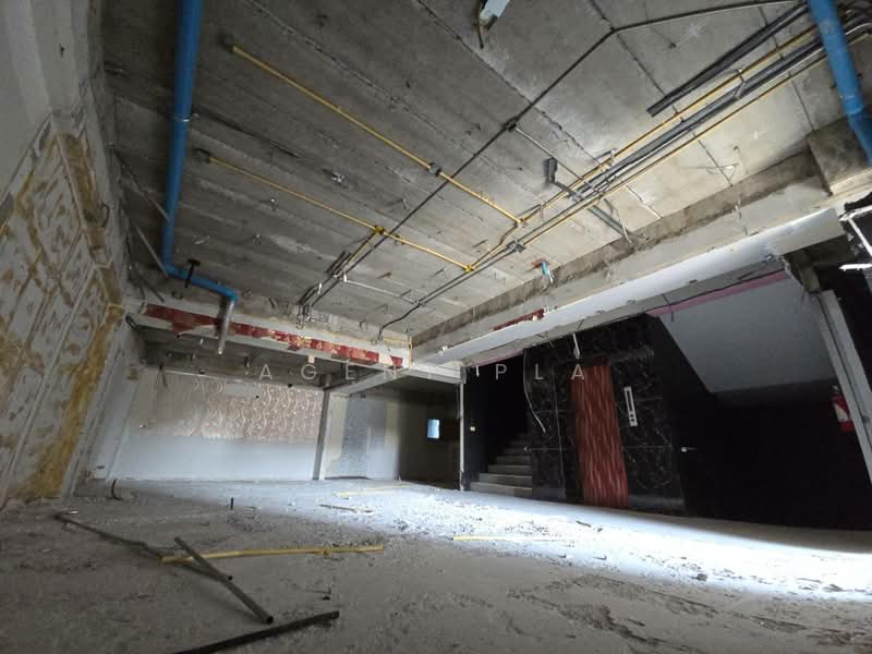 อาคารพาณิชย์ให้เช่า ติดถนนรัชดาภิเษก ทำเลศักยภาพ ใกล้ MRT สุทธิสาร (SPSAD4062), กรุงเทพ, ดินแดง, กรุงเทพ, 800 ตร.ม., ตึกแถว-อาคารพาณิชย์ ให้เช่า, โดย Agent Pla, 500394144 - DDproperty.com