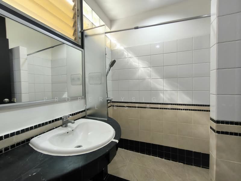 Charktip Court, Bangkok, 62 Soi Sukhumvit 51, Khlongtoei Nua, Watthana, Bangkok, 3 Bedrooms, 200 sqm, Condo For Rent, by PROPERTYSIGHTS REAL ESTATE, 500394147 - DDproperty.com