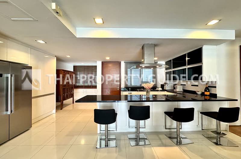 Ficus Lane, Bangkok, Soi Sukhumvit 44/1, Phra Kanong, Khlong Toei, Bangkok, 3 Bedrooms, 210 sqm, Condo For Rent, by Khun Nita, 500394325 - DDproperty.com