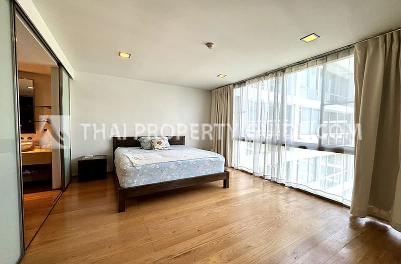 Ficus Lane, Bangkok, Soi Sukhumvit 44/1, Phra Kanong, Khlong Toei, Bangkok, 3 Bedrooms, 210 sqm, Condo For Rent, by Khun Nita, 500394325 - DDproperty.com