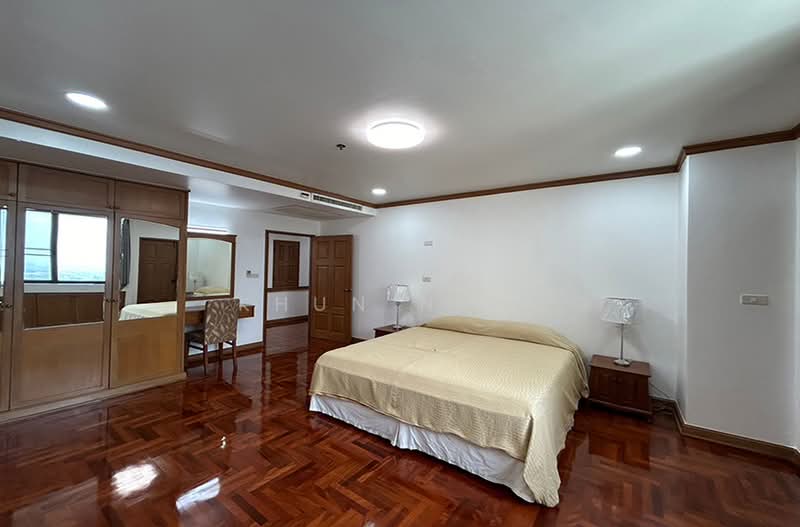 Ruamsuk Condominium, Bangkok, 12 Soi Athakravi, Khong Tan, Khlong Toei, Bangkok, 3 Bedrooms, 320 sqm, Condo For Rent, by Khun Nita, 500394355 - DDproperty.com