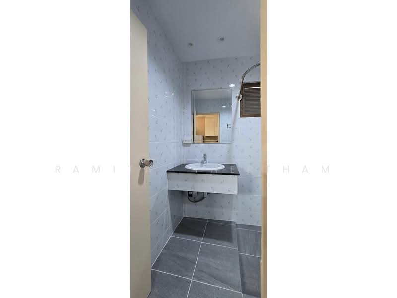 S.V. Apartment, Bangkok, 5 Soi Ruamrudee, Lumphini, Pathum Wan, Bangkok, 1 Bedroom, 37 sqm, Apartment For Rent, by Ramita  Theptham, 500394413 - DDproperty.com