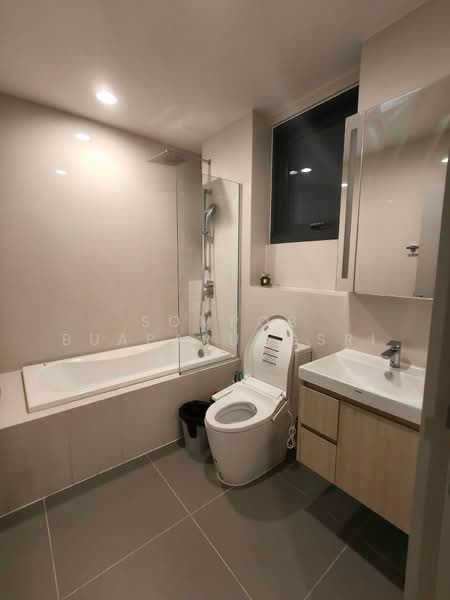 Oka Haus Sukhumvit 36, Bangkok, 3399 Rama 4 Road, Khong Tan, Khlong Toei, Bangkok, 2 Bedrooms, 50 sqm, Condo For Rent, by Sompob Buaparungsri, 500394432 - DDproperty.com