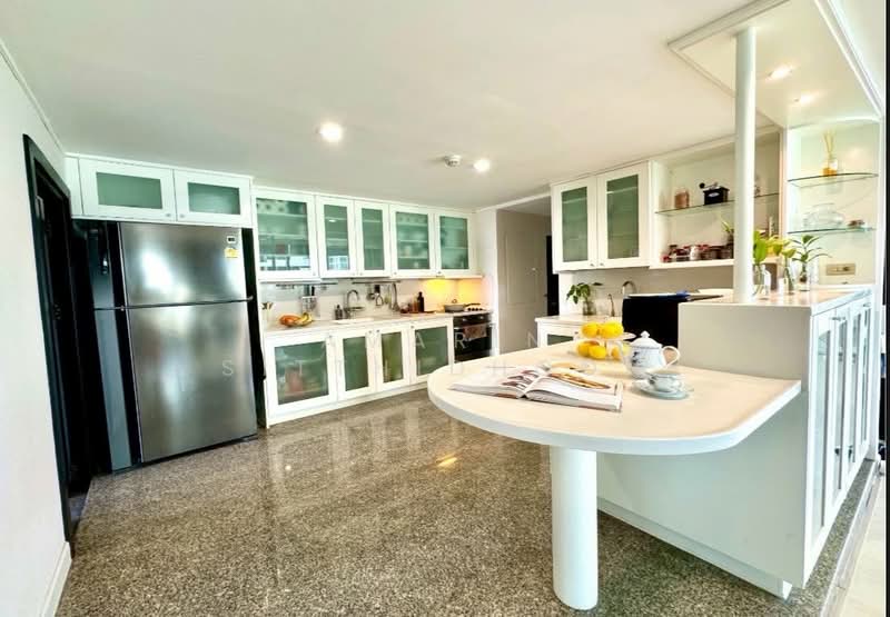 Supalai Place Sukhumvit 39, Bangkok, 175-179 Soi Sukhumvit 39 Sukhumvit Road, Khlong Tan Nua, Watthana, Bangkok, 3 Bedrooms, 491 sqm, Condo For Rent, by Amarin Sitthidhoon, 500394502 - DDproperty.com