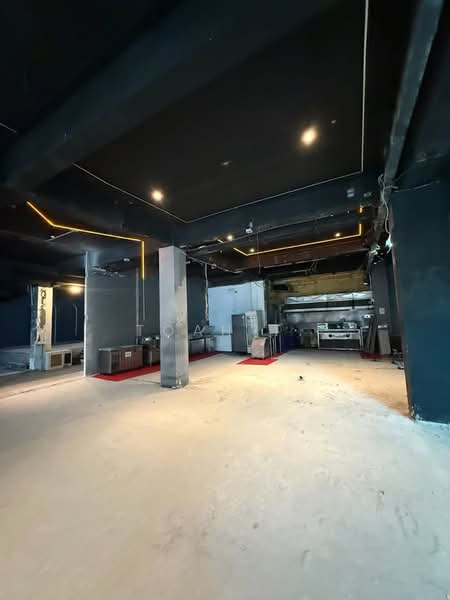 พื้นที่ให้เช่า บลูชิพส์ ทองหล่อ สุขุมวิท : Space for rent in Blue Chips Thonglor, Sukhumvit, Bangkok, Khlong Tan Nua, Watthana, Bangkok, , 245 sqm, Retail Space For Rent, by TOAH T., 500394621 - DDproperty.com