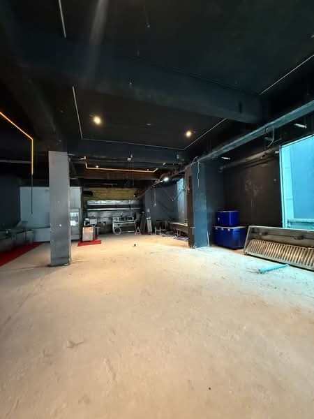 พื้นที่ให้เช่า บลูชิพส์ ทองหล่อ สุขุมวิท : Space for rent in Blue Chips Thonglor, Sukhumvit, Bangkok, Khlong Tan Nua, Watthana, Bangkok, , 245 sqm, Retail Space For Rent, by TOAH T., 500394621 - DDproperty.com