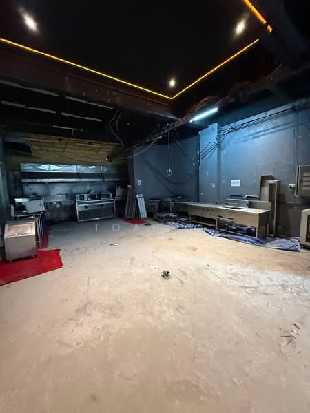 พื้นที่ให้เช่า บลูชิพส์ ทองหล่อ สุขุมวิท : Space for rent in Blue Chips Thonglor, Sukhumvit, Bangkok, Khlong Tan Nua, Watthana, Bangkok, , 245 sqm, Retail Space For Rent, by TOAH T., 500394621 - DDproperty.com