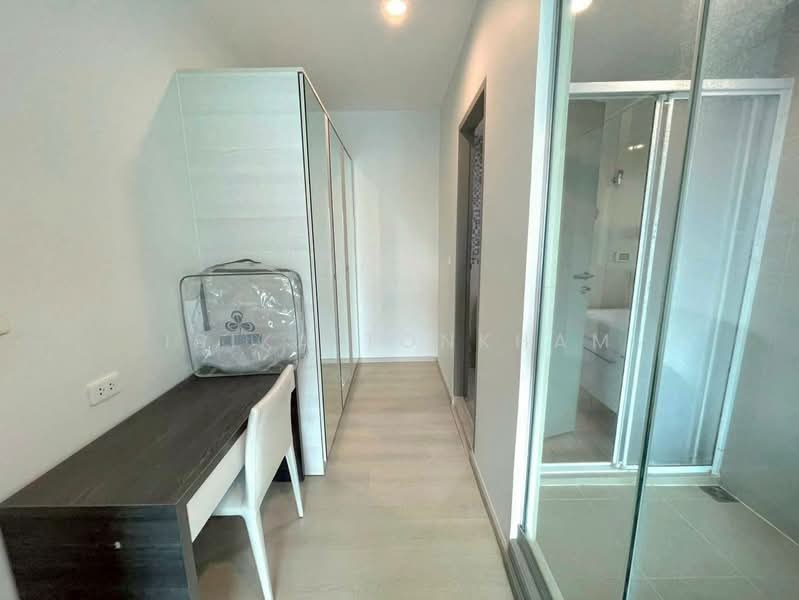 Life Ratchadapisek, Bangkok, 279 Ratchadapisaek Road, Huai Khwang, Bangkok, 2 Bedrooms, 56 sqm, Condo For Rent, by Isika Tonkham, 500394825 - DDproperty.com