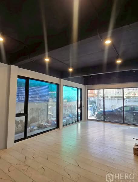 For Rent 2-Storey Commercial Detached House near BTS Punnawithi HRE00993, Bangkok, Bang Chak, Phra Khanong, Bangkok, , 240 sqm, Shophouse For Rent, by Hero Realtor Co., Ltd., 500394890 - DDproperty.com