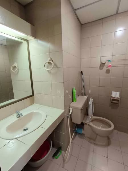 Saranjai Mansion, Bangkok, Soi Sukhumvit 6, Khlong Toei, Bangkok, Studio, 35 sqm, Condo For Rent, by Nutnaree Nakkaew, 500394891 - DDproperty.com