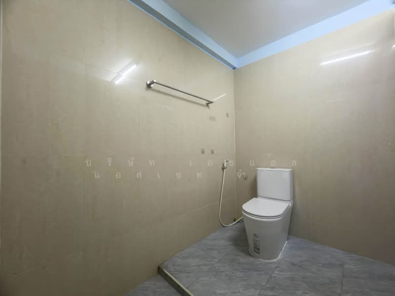 ตึกแถว 3.5 ชั้น ซอย จอมทอง 14 - เทอดไท 33, Bangkok, Bangko, Chom Thong, Bangkok, , 240 sqm, Shophouse For Sale, by บริษัท เอชแอล แอสเซท จำกัด, 500394892 - DDproperty.com