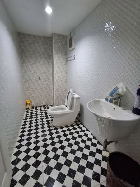 For Rent | Corner Commercial Building (2 Combined Units) | On Nut 41(SPSMG17), Bangkok, อ่อนนุช 41, Suan Luang, Bangkok, , 450 sqm, Shophouse For Rent, by Khun Ming, 500394932 - DDproperty.com