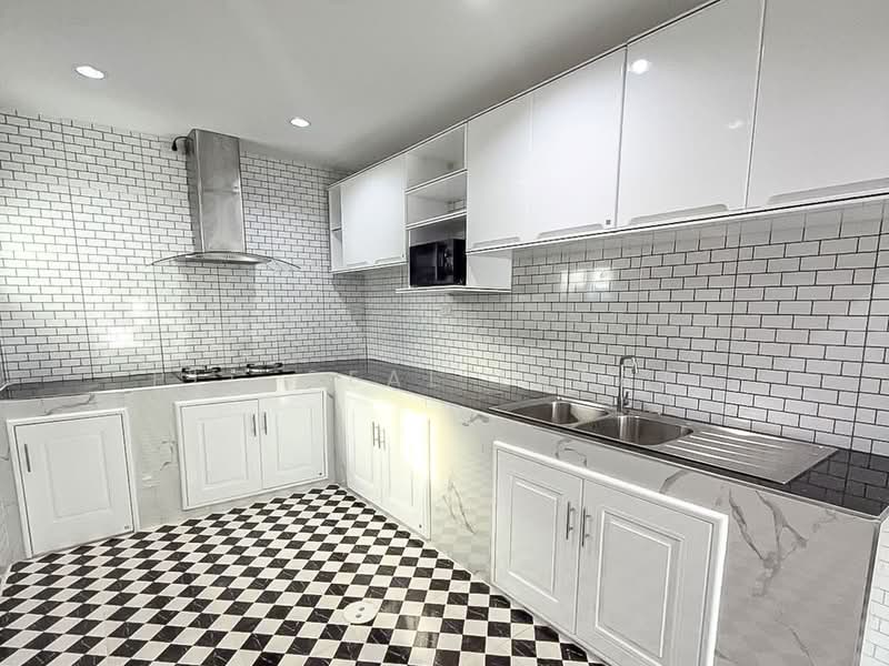 House for Sale Nong Pla Lai East Pattaya 3Bedroom, Chon Buri (Pattaya), Bang Lamung, Bang Lamung (Pattaya), Chon Buri (Pattaya), 3 Bedrooms, 316 sqm, Single Detached House For Sale, by PLC Real Estate, 500394940 - DDproperty.com