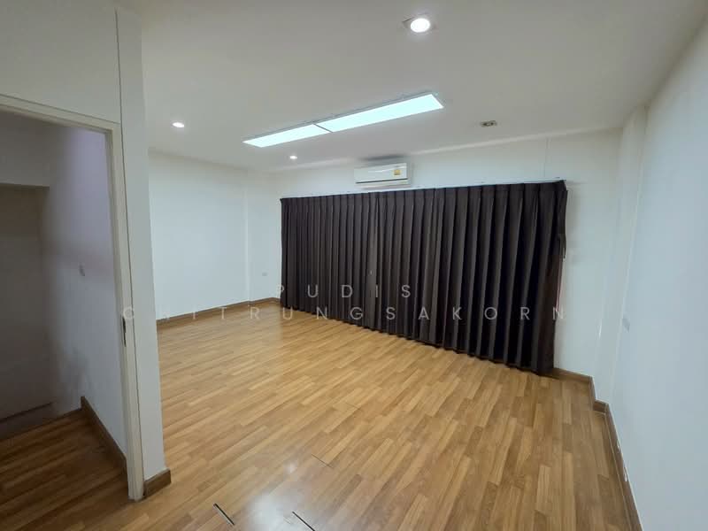 3-Storey Townhome for Rent – Near MRT Lat Phrao, Bangkok, Jom Phon, Chatuchak, Bangkok, , 240 sqm, Shophouse For Rent, by Pudis Chitrungsakorn, 500394994 - DDproperty.com