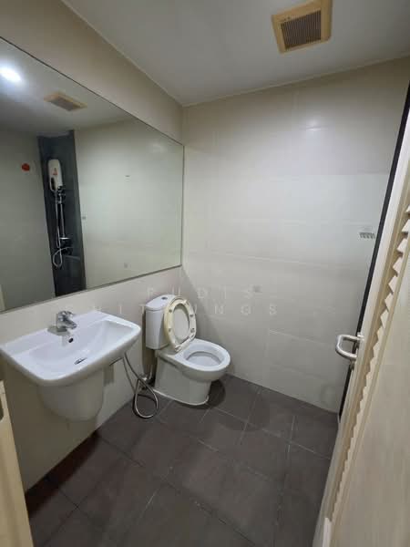 3-Storey Townhome for Rent – Near MRT Lat Phrao, Bangkok, Jom Phon, Chatuchak, Bangkok, , 240 sqm, Shophouse For Rent, by Pudis Chitrungsakorn, 500394994 - DDproperty.com