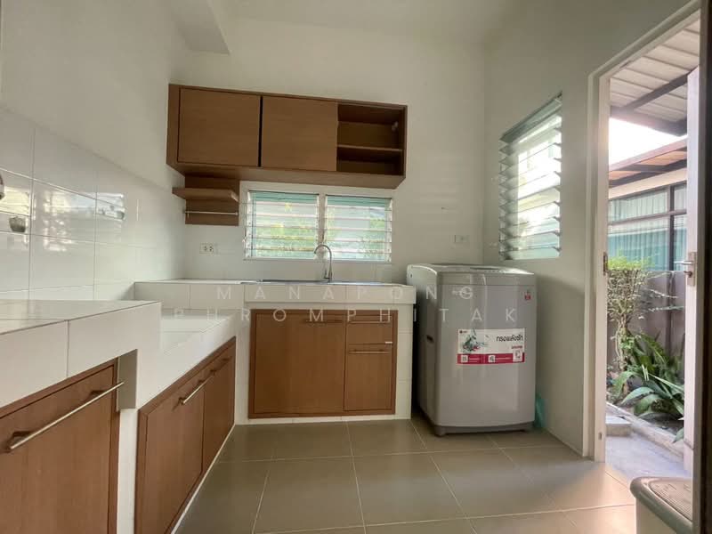 Mantana Kalapapruk-Wongwaen, Bangkok, 379 Kanchanaphisek Road, Lak Song, Bang Khae, Bangkok, 3 Bedrooms, 204 sqm, Single Detached House For Sale, by Manapong Phromphitak, 500395197 - DDproperty.com