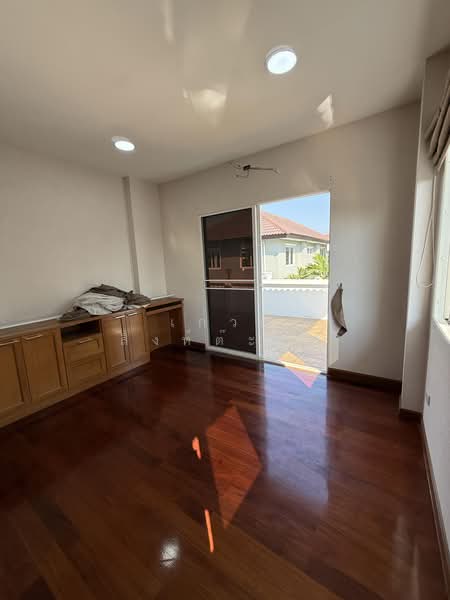 Sena Village Rangsit-Tiwanon, Pathum Thani, Bangbuathong-Bangpoon Road, Bang Phun, Muang Pathum Thani, Pathum Thani, 5 Bedrooms, 300 sqm, Single Detached House For Sale, by เกวลี สิงห์ต๊ะน๊ะ, 500395219 - DDproperty.com