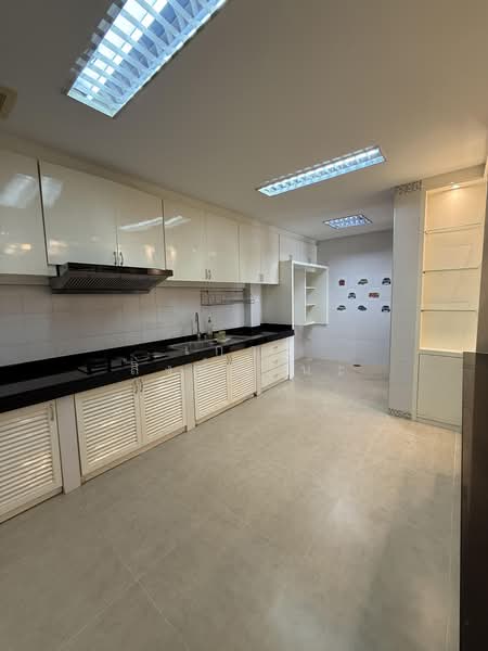 Sena Village Rangsit-Tiwanon, Pathum Thani, Bangbuathong-Bangpoon Road, Bang Phun, Muang Pathum Thani, Pathum Thani, 5 Bedrooms, 300 sqm, Single Detached House For Sale, by เกวลี สิงห์ต๊ะน๊ะ, 500395219 - DDproperty.com