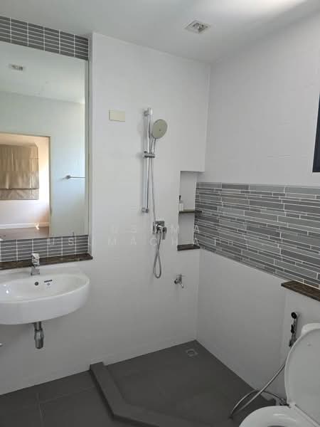 Burasiri Wongwaen-On Nut, Samut Prakan, Soi Kanchanaphisek 39, Kanchanaphisek Road, Rachathewa, Bang Plee, Samut Prakan, 6 Bedrooms, 600 sqm, Single Detached House For Rent, by Usuma Usumachat, 500395549 - DDproperty.com