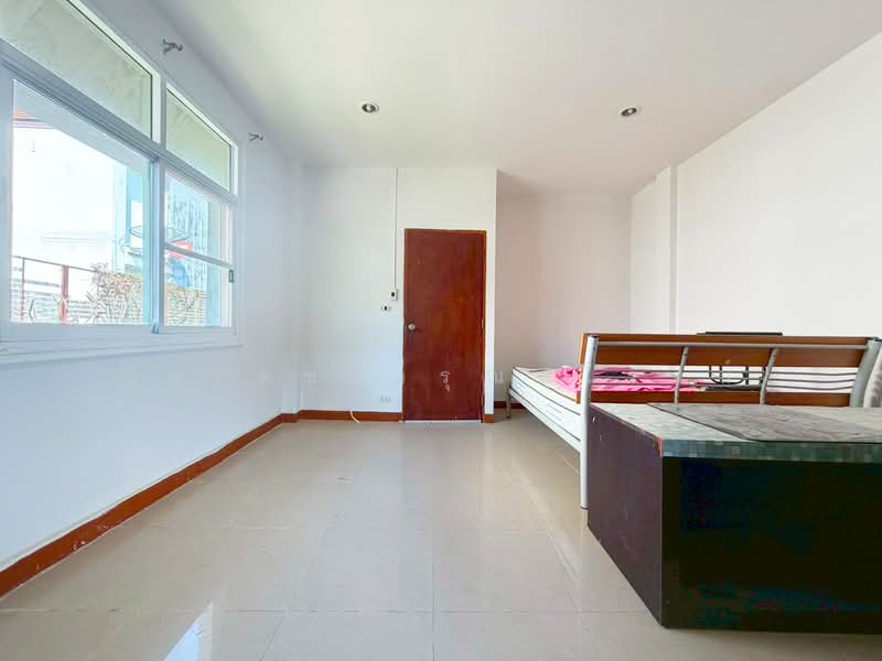 หมู่บ้านสุขสบายวิลล่า 4 : Suksabai Villa 4, กรุงเทพ, คลองเจ้าคุณสิงห์, วังทองหลาง, กรุงเทพ, 100 ตร.ม., ทาวน์เฮ้าส์ ขาย, โดย สุรเดช อรุณสุโรจน์, 500395613 - DDproperty.com