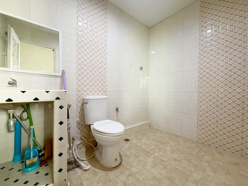 หมู่บ้านสุขสบายวิลล่า 4 : Suksabai Villa 4, Bangkok, Khlong Chaokhun Sing, Wang Thonglang, Bangkok, 2 Bedrooms, 100 sqm, Townhouse For Sale, by Suradej Arunsurosn, 500395613 - DDproperty.com