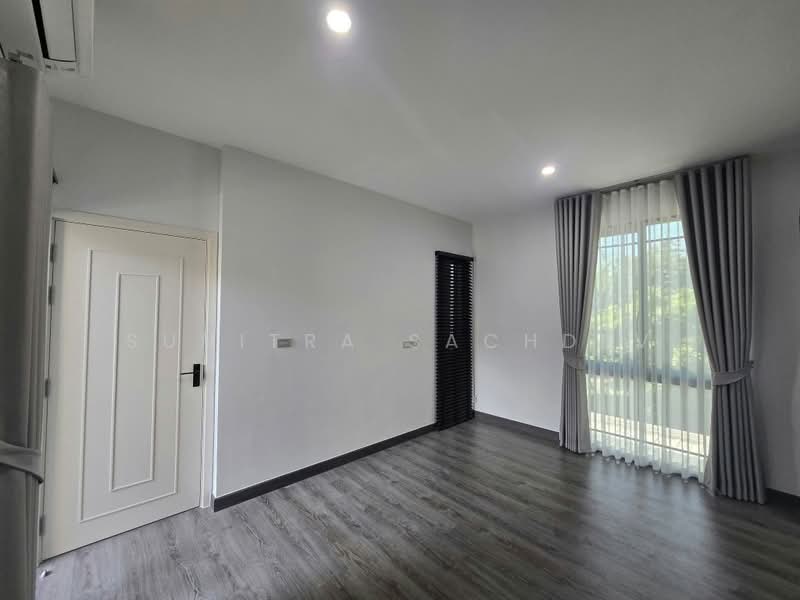 Baan Klang Muang Classe Sukhumvit 77, Bangkok, Soi On Nut 21, Suan Luang, Bangkok, 2 Bedrooms, 214 sqm, Single Detached House For Rent, by Sunitra Sachdev, 500395726 - DDproperty.com
