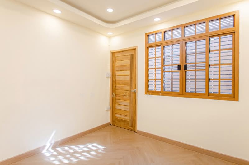 ทาวน์เฮาส์ ซอยลาดพร้าว 63, Bangkok, Saphan Song, Wang Thonglang, Bangkok, 2 Bedrooms, 100 sqm, Townhouse For Sale, by NR AGENT, 500395747 - DDproperty.com