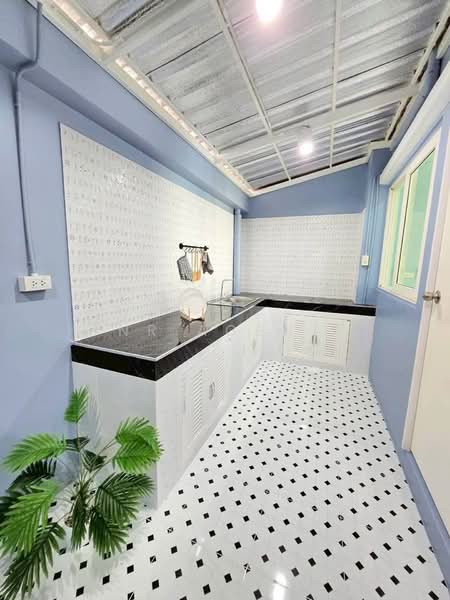 Golden Town Srinakarin-Sukhumvit, Samut Prakan, 133 Moo 4, Bang Mueng, Muang Samut Prakarn, Samut Prakan, 4 Bedrooms, 105 sqm, Townhouse For Sale, by NR AGENT, 500395770 - DDproperty.com