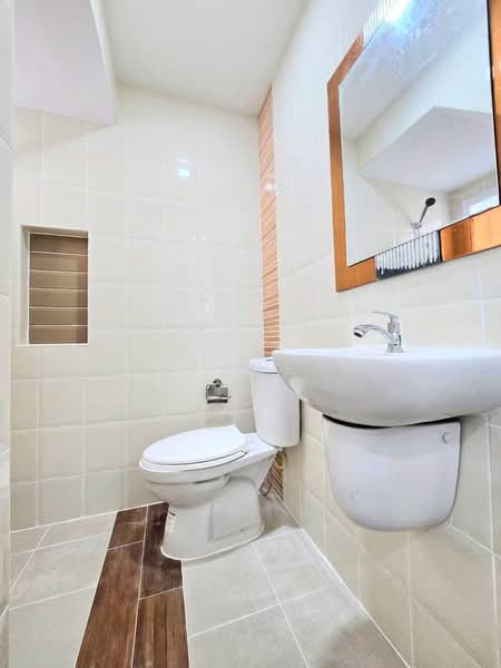 Golden Town Srinakarin-Sukhumvit, Samut Prakan, 133 Moo 4, Bang Mueng, Muang Samut Prakarn, Samut Prakan, 4 Bedrooms, 105 sqm, Townhouse For Sale, by NR AGENT, 500395770 - DDproperty.com