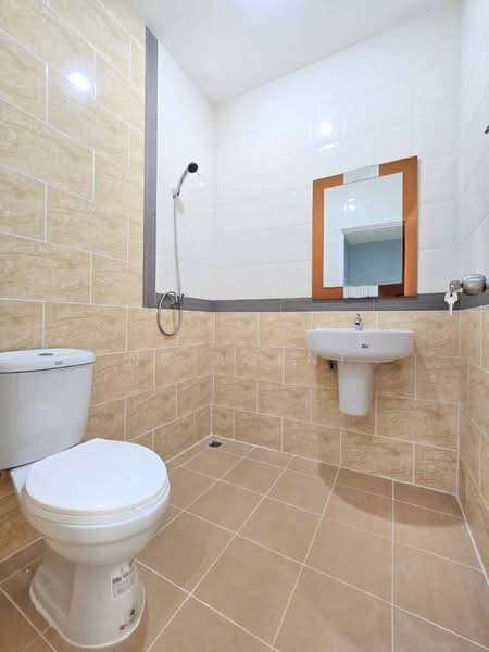 Golden Town Srinakarin-Sukhumvit, Samut Prakan, 133 Moo 4, Bang Mueng, Muang Samut Prakarn, Samut Prakan, 4 Bedrooms, 105 sqm, Townhouse For Sale, by NR AGENT, 500395770 - DDproperty.com