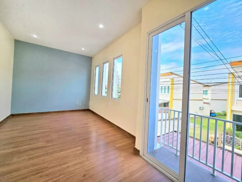 Golden Town Srinakarin-Sukhumvit, Samut Prakan, 133 Moo 4, Bang Mueng, Muang Samut Prakarn, Samut Prakan, 4 Bedrooms, 105 sqm, Townhouse For Sale, by NR AGENT, 500395770 - DDproperty.com