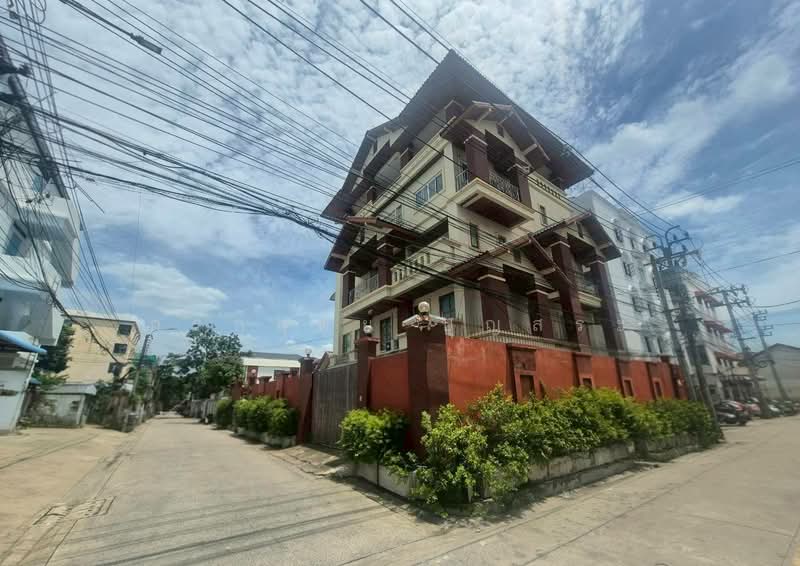 บ้านเดี่ยว 3 ชั้น พร้อมชั้นลอยและดาดฟ้า ( แปลงมุม ) ถนนเสนานิคม 1 ซอย 26, Bangkok, ถนนเสนานิคม 1 ซอย 26, Chan Kasem, Chatuchak, Bangkok, 5 Bedrooms, 560 sqm, Single Detached House For Sale, by กรกฤตย์ บุญสระ, 500395795 - DDproperty.com