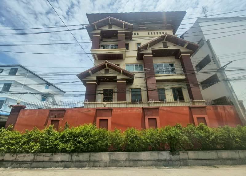 บ้านเดี่ยว 3 ชั้น พร้อมชั้นลอยและดาดฟ้า ( แปลงมุม ) ถนนเสนานิคม 1 ซอย 26, Bangkok, ถนนเสนานิคม 1 ซอย 26, Chan Kasem, Chatuchak, Bangkok, 5 Bedrooms, 560 sqm, Single Detached House For Sale, by กรกฤตย์ บุญสระ, 500395795 - DDproperty.com