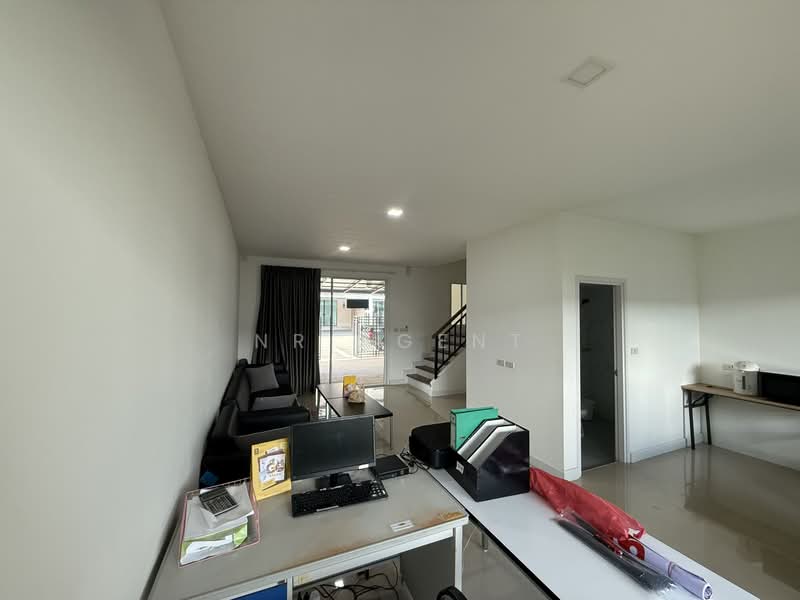 ดิ ไอเฟล รามคำแหง-มิสทีน, Bangkok, Rat Phatthana, Saphan Sung, Bangkok, 3 Bedrooms, 145 sqm, Townhouse For Sale, by NR AGENT, 500395846 - DDproperty.com