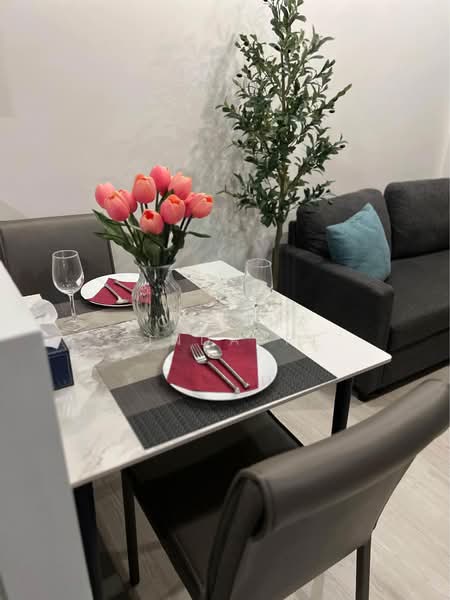 M Thonglor 10, Bangkok, 9 Soi Ekkamai 12, Ekkamai Road, Khlong Tan Nua, Watthana, Bangkok, 2 Bedrooms, 62 sqm, Condo For Rent, by Rojjana Jindasri, 500396078 - DDproperty.com