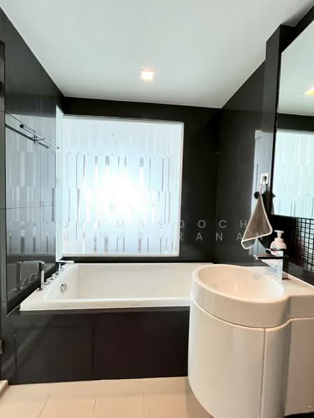 Rhythm Sathorn, Bangkok, 141 Soi Sathorn 21, Yan Nawa, Sathon, Bangkok, 2 Bedrooms, 66 sqm, Condo For Rent, by Khemasooch Chiraburanan, 500396158 - DDproperty.com