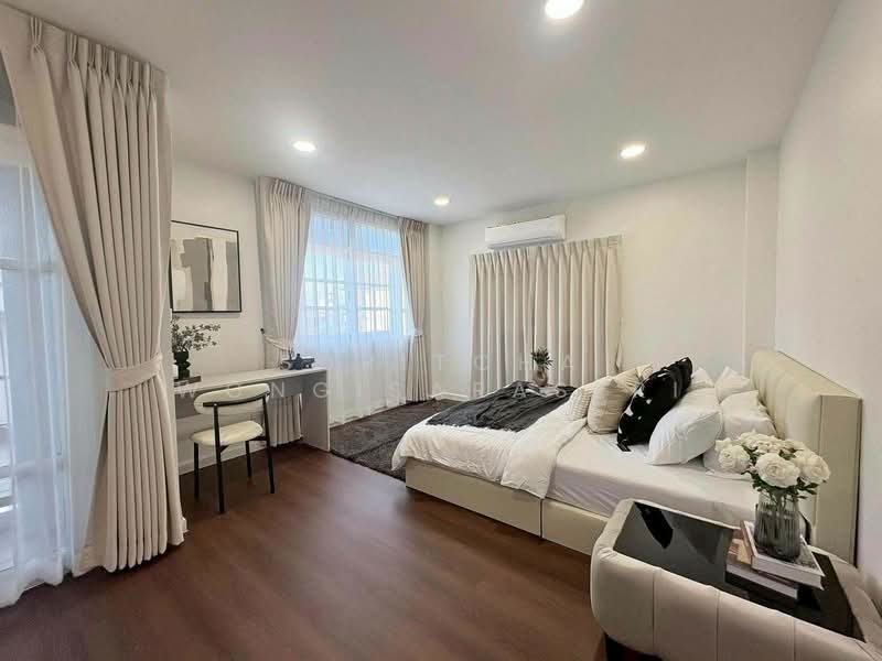 4-BR Townhouse, Bangkok, Din Daeng, Bangkok, 4 Bedrooms, 400 sqm, Townhouse For Rent, by Supitcha Wongisaraseri, 500396274 - DDproperty.com