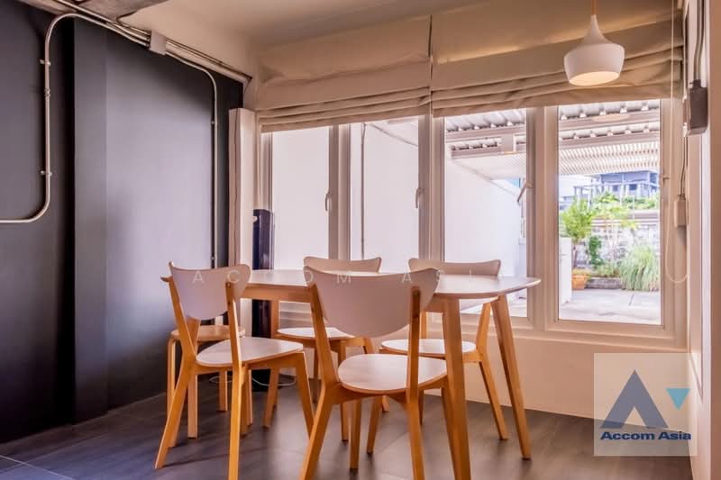 2 Bedrooms Townhouse for Sale and Rent in Sukhumvit, Bangkok near BTS Phra khanong at Moo Baan Klong, Bangkok, Khlong Tan Nua, Watthana, Bangkok, 2 Bedrooms, 158 sqm, Single Detached House For Rent, by Accom Asia, 500396275 - DDproperty.com