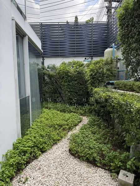 Chewathai Residence Thonglor, Bangkok, Soi Thonglor 20, Thonglor Road, Khlong Tan Nua, Watthana, Bangkok, 2 Bedrooms, 44 sqm, Condo For Rent, by Bing Chun Huang, 500396309 - DDproperty.com