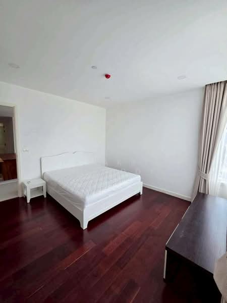 Manhattan Chidlom, Bangkok, 1032 Phetchaburi 32 Alley, Makkasan, Ratchathewi, Bangkok, 2 Bedrooms, 90 sqm, Condo For Rent, by Tanakrit Chotbuddkayan, 500396347 - DDproperty.com