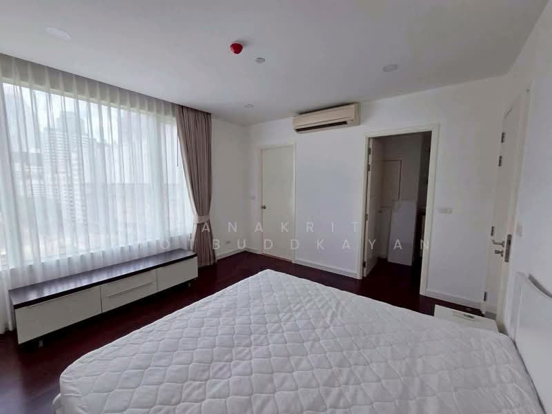 Manhattan Chidlom, Bangkok, 1032 Phetchaburi 32 Alley, Makkasan, Ratchathewi, Bangkok, 2 Bedrooms, 90 sqm, Condo For Rent, by Tanakrit Chotbuddkayan, 500396347 - DDproperty.com