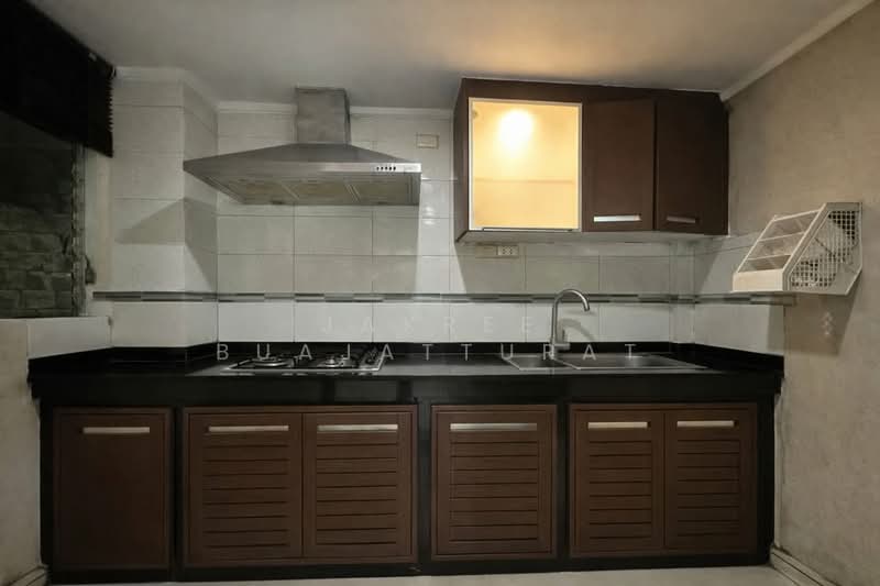 Grand Canal Donmuang, Bangkok, Cherdwutthakat Road, Si Khan, Don Mueang, Bangkok, 4 Bedrooms, 235 sqm, Single Detached House For Rent, by Jakree Buajatturat, 500396569 - DDproperty.com