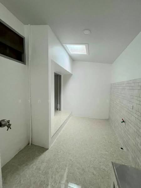 Moobaan Narisara Rangsit-Khlong 11, Pathum Thani, Rangsit-Nakhon Nayok Road, Khlong 11, Bung Nam Rak, Thanyaburi, Pathum Thani, 3 Bedrooms, 70 sqm, Townhouse For Sale, by สรภพ ยอดไชย (สีฝุ่น), 500396740 - DDproperty.com