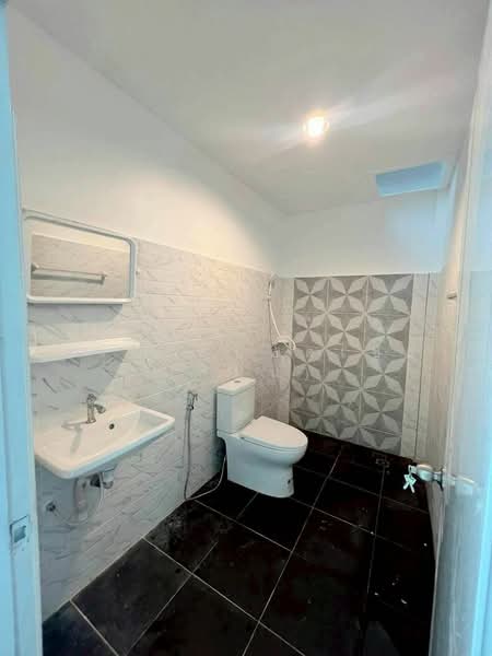 Moobaan Narisara Rangsit-Khlong 11, Pathum Thani, Rangsit-Nakhon Nayok Road, Khlong 11, Bung Nam Rak, Thanyaburi, Pathum Thani, 3 Bedrooms, 70 sqm, Townhouse For Sale, by สรภพ ยอดไชย (สีฝุ่น), 500396740 - DDproperty.com