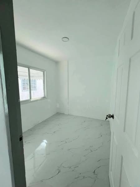 Moobaan Narisara Rangsit-Khlong 11, Pathum Thani, Rangsit-Nakhon Nayok Road, Khlong 11, Bung Nam Rak, Thanyaburi, Pathum Thani, 3 Bedrooms, 70 sqm, Townhouse For Sale, by สรภพ ยอดไชย (สีฝุ่น), 500396740 - DDproperty.com